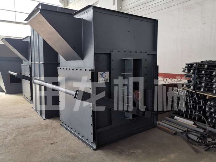 環(huán)鏈斗式提升機機頭和機身展示！